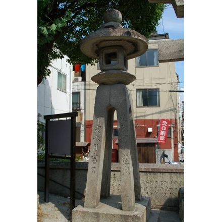 八坂神社のかんざし灯籠：写真詳細