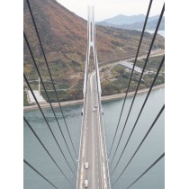 しまなみ海道多々羅大橋の主塔から見た風景