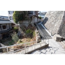 石畳の路地がある風景